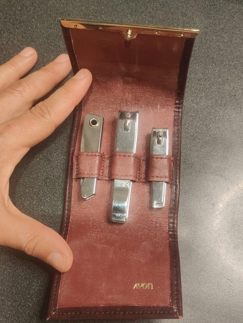 Vintage Avon Pedicure/Manicure Grooming Set In Faux Leather Case